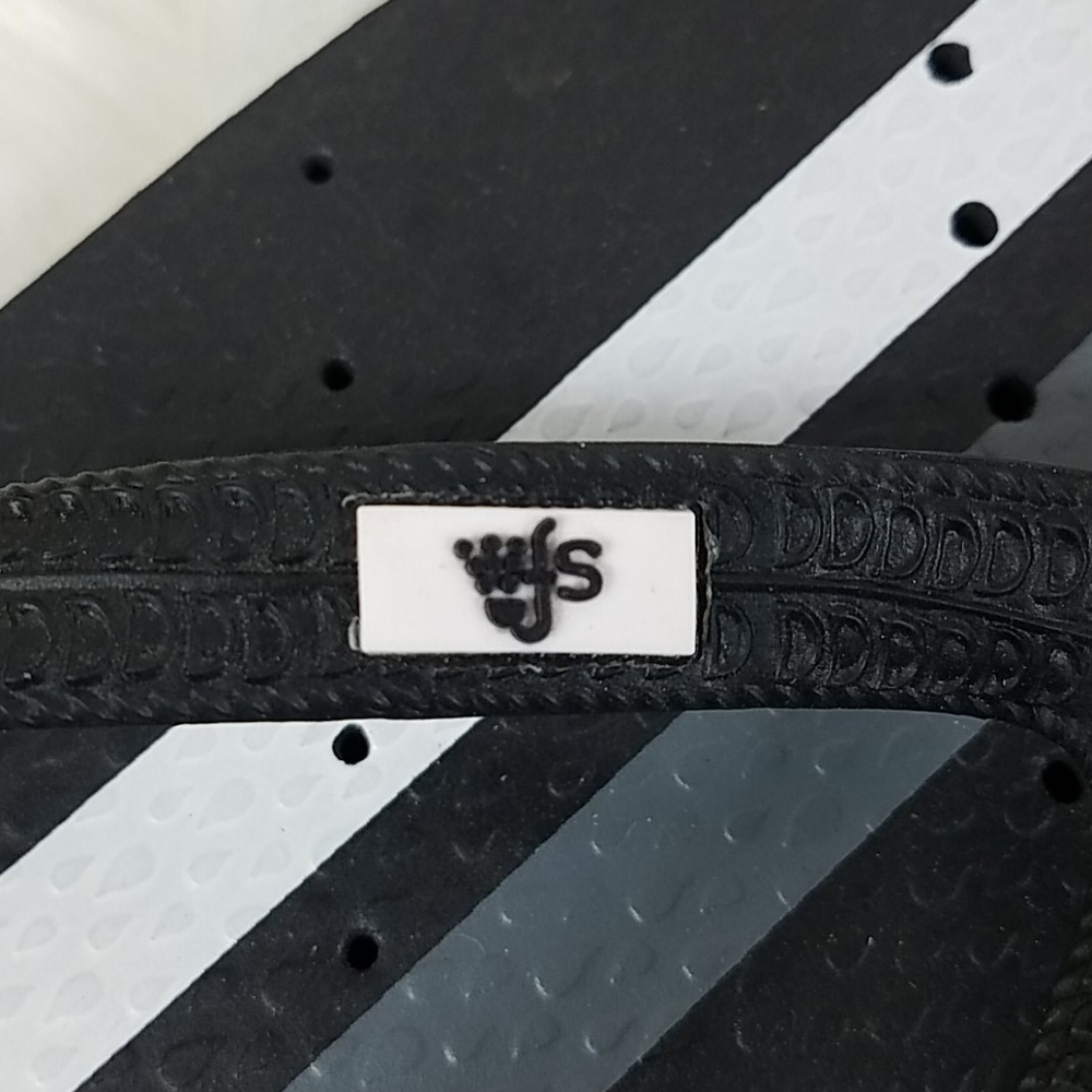 NWOT, WFS, blk, wht. Gray, flipflops, Sz11/12 - Picture 3 of 5